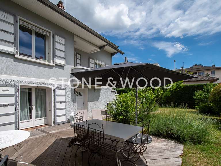 Maison Annecy - 4 chambres - 221m²