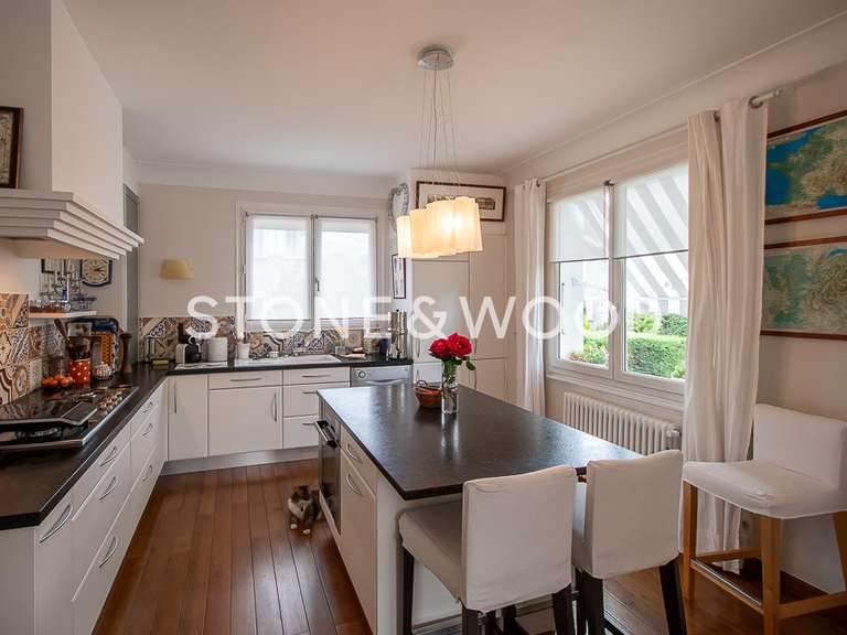 Maison Annecy - 4 chambres - 221m²