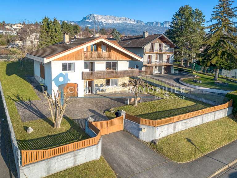 Maison Annecy - 6 chambres - 268m²