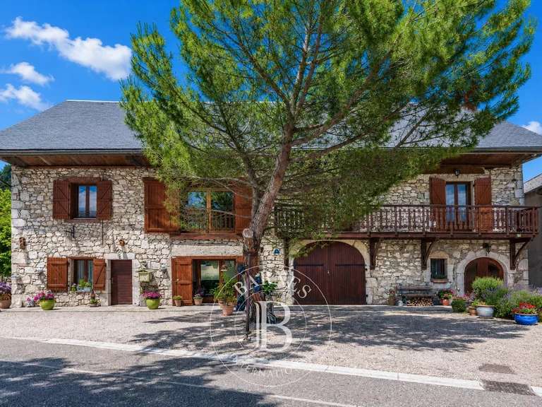 Maison Annecy - 5 chambres - 182m²