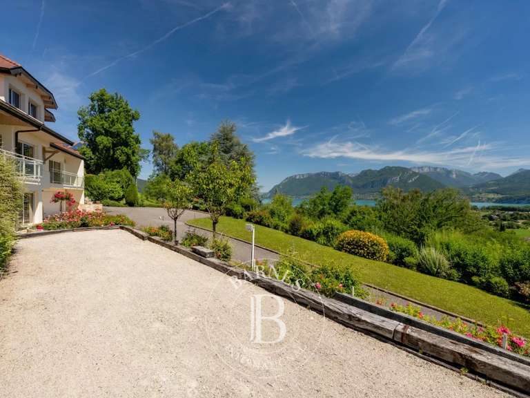 Villa Annecy - 4 chambres - 309m²