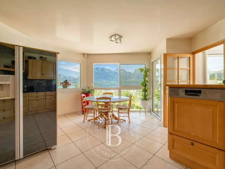 Villa Annecy - 4 chambres - 309m²