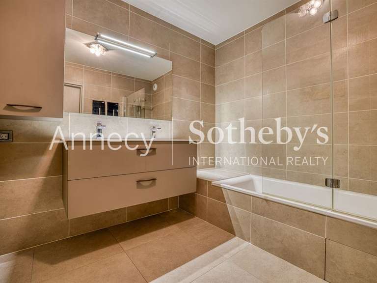 Appartement Annecy-le-Vieux - 2 chambres - 69m²