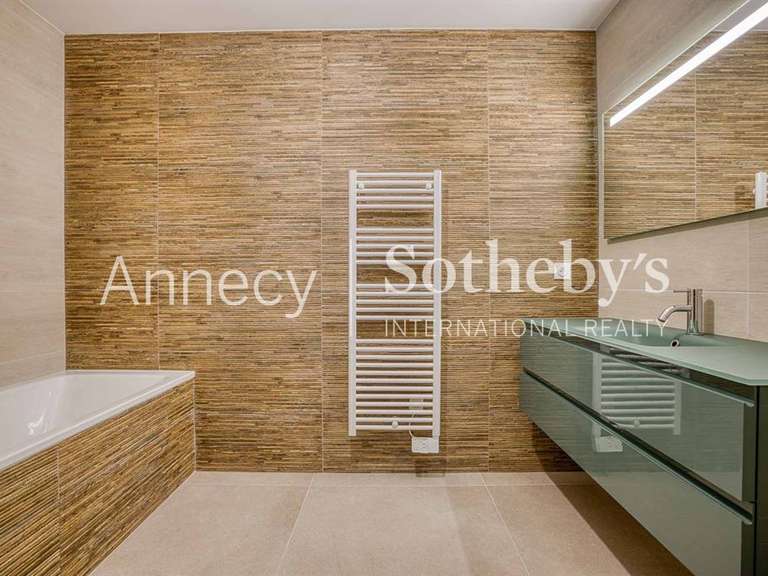 Apartment Annecy-le-Vieux - 3 bedrooms - 111m²