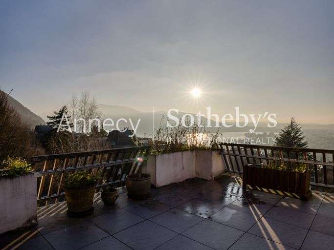 Appartement Annecy-le-Vieux - 4 chambres - 140m²
