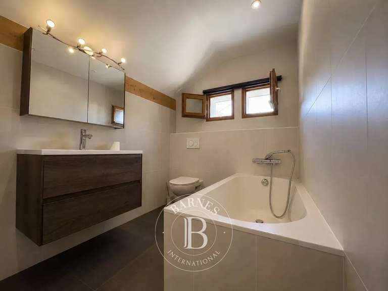 Appartement Annecy-le-Vieux - 1 chambre - 86m²