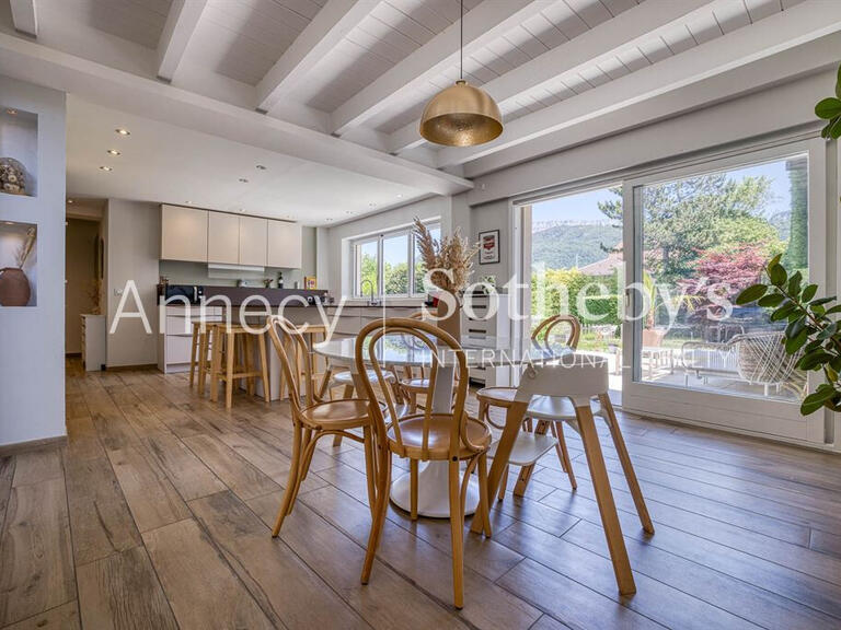 Maison Annecy-le-Vieux - 4 chambres - 210m²