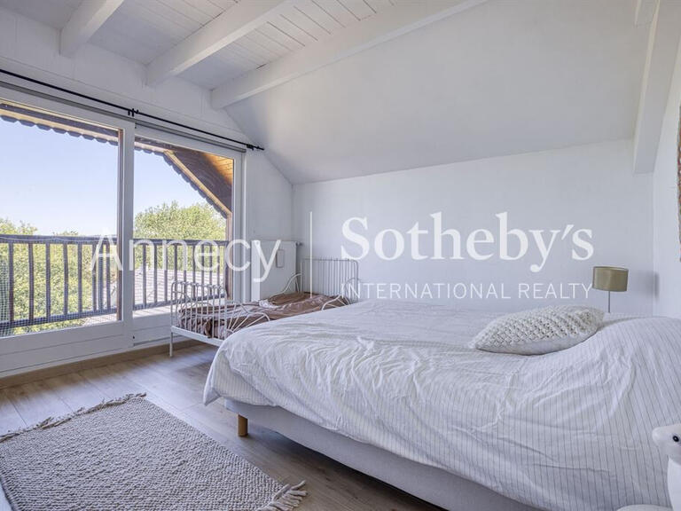 Maison Annecy-le-Vieux - 4 chambres - 210m²