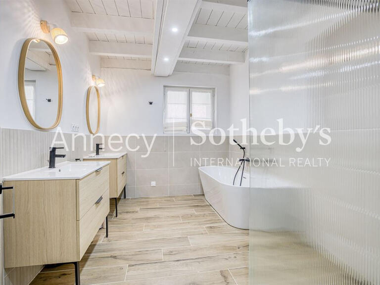 Maison Annecy-le-Vieux - 4 chambres - 210m²