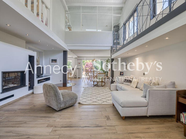 Maison Annecy-le-Vieux - 4 chambres - 210m²