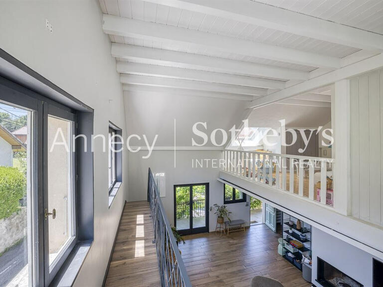 Maison Annecy-le-Vieux - 4 chambres - 210m²