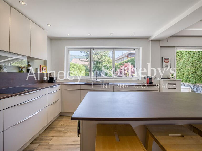 Maison Annecy-le-Vieux - 4 chambres - 210m²