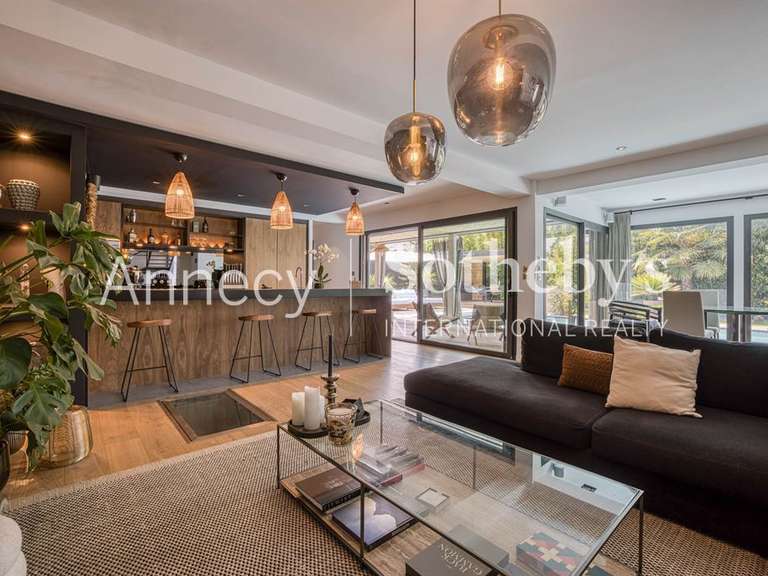 Maison Annecy-le-Vieux - 6 chambres - 350m²