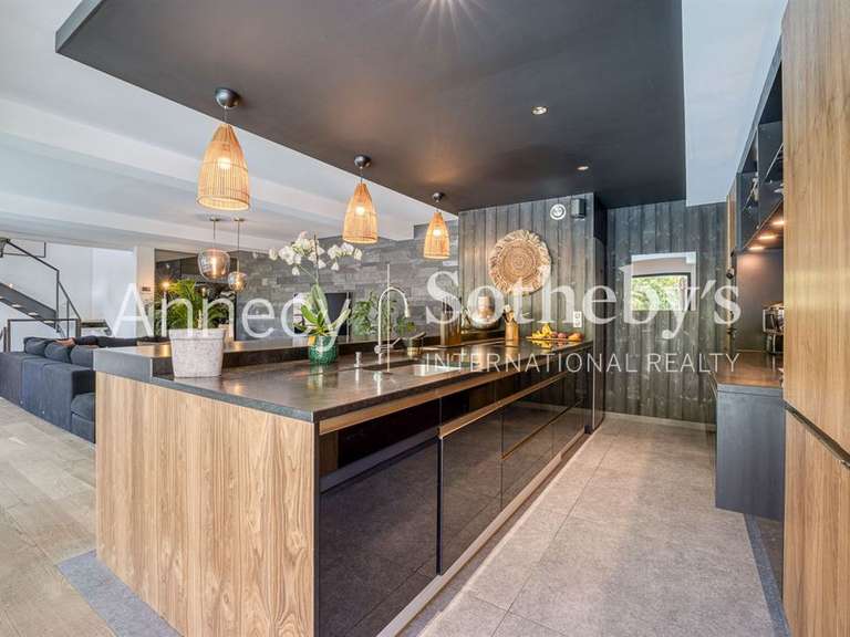 Maison Annecy-le-Vieux - 6 chambres - 350m²