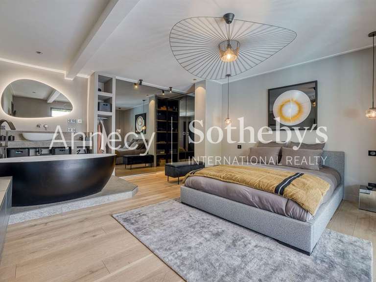 Maison Annecy-le-Vieux - 6 chambres - 350m²