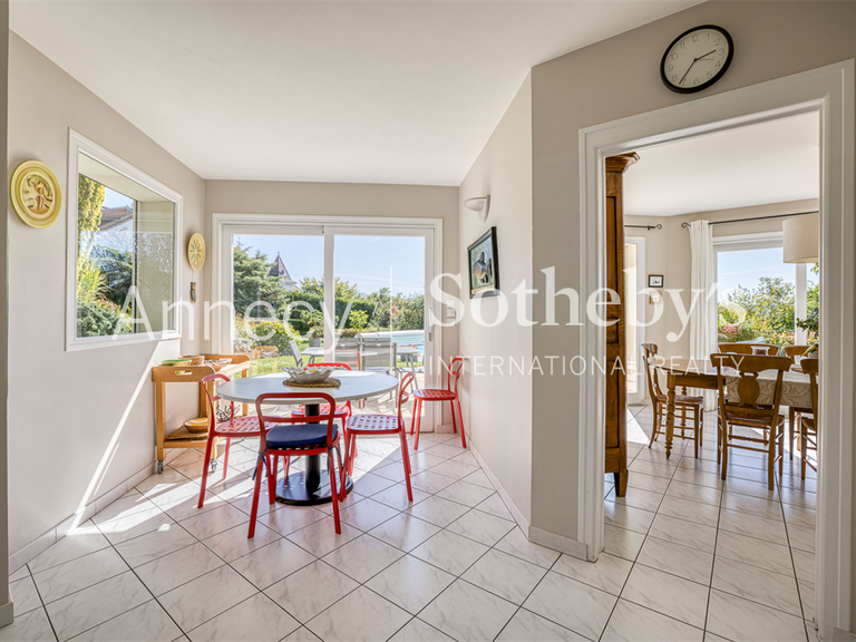 Maison Annecy-le-Vieux - 5 chambres - 208m²