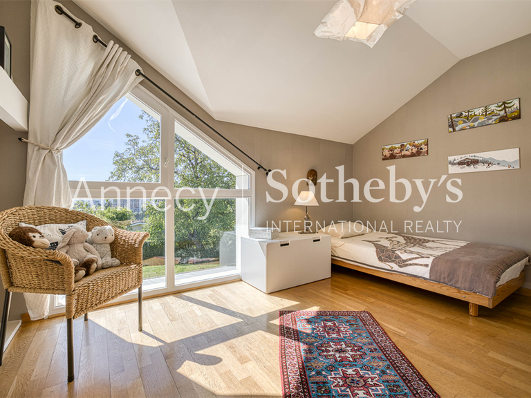 Maison Annecy-le-Vieux - 5 chambres - 208m²