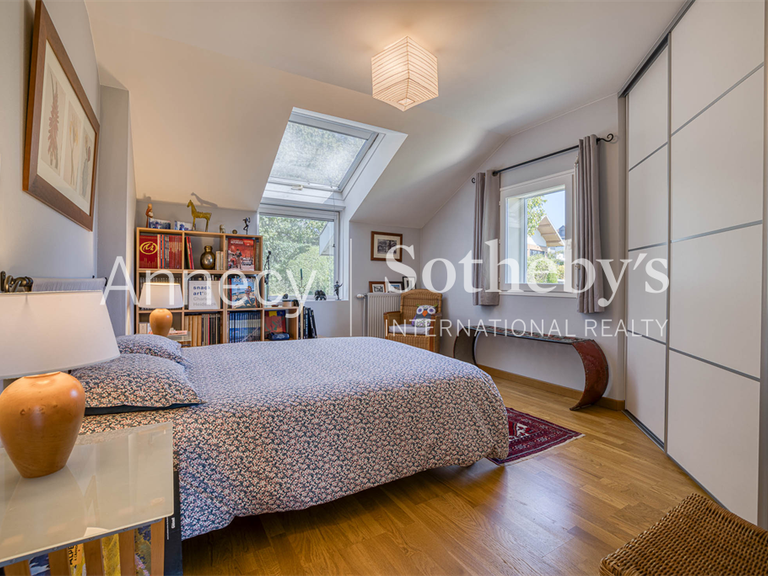 Maison Annecy-le-Vieux - 5 chambres - 208m²