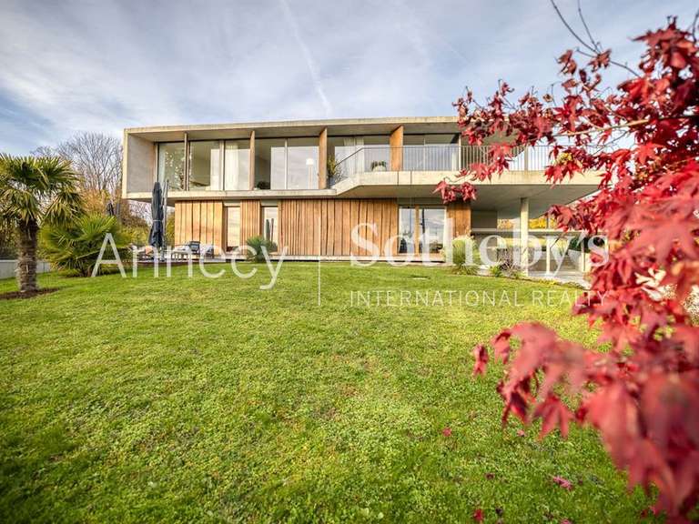 Maison Annecy-le-Vieux - 4 chambres - 288m²