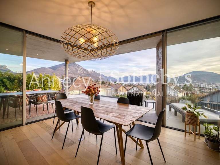 Maison Annecy-le-Vieux - 4 chambres - 288m²