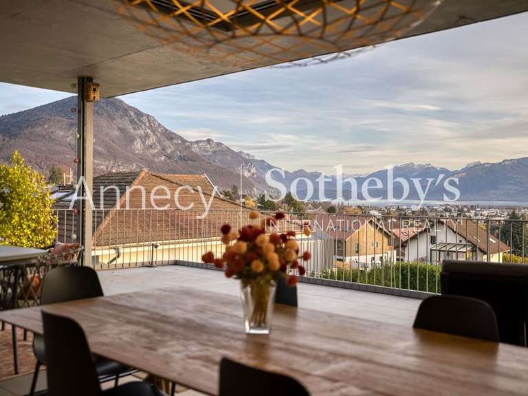 Maison Annecy-le-Vieux - 4 chambres - 288m²