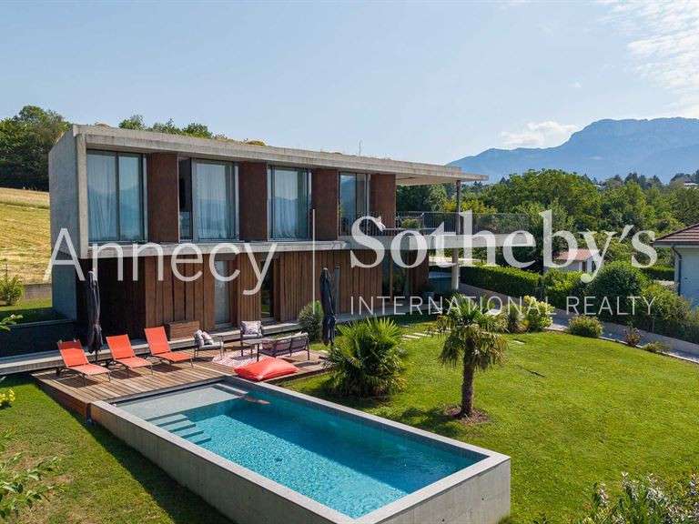 Maison Annecy-le-Vieux - 4 chambres - 288m²