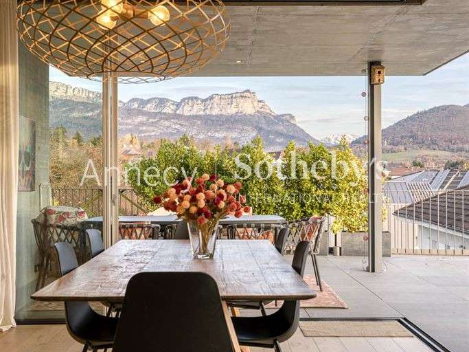 Maison Annecy-le-Vieux - 4 chambres - 288m²