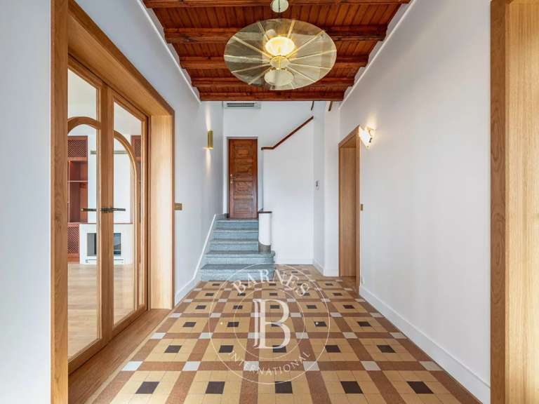 Maison Annecy-le-Vieux - 5 chambres - 220m²