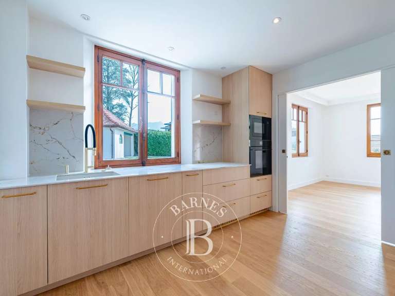 Maison Annecy-le-Vieux - 5 chambres - 220m²