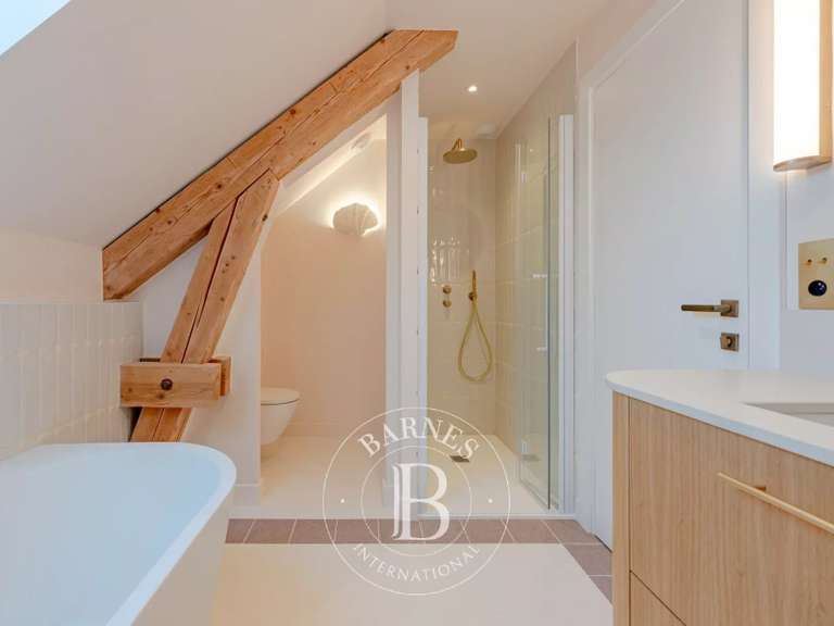 Maison Annecy-le-Vieux - 5 chambres - 220m²