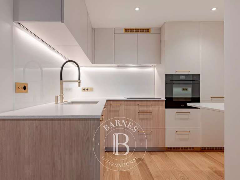 Maison Annecy-le-Vieux - 5 chambres - 220m²