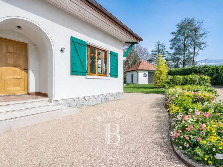 Maison Annecy-le-Vieux - 5 chambres - 220m²