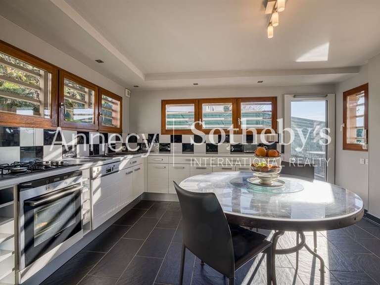 Maison Annecy-le-Vieux - 5 chambres - 230m²