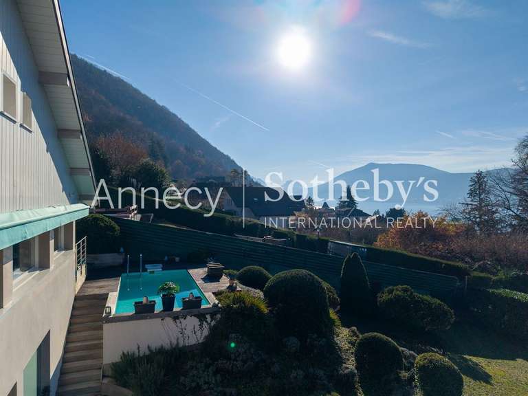 Maison Annecy-le-Vieux - 5 chambres - 230m²