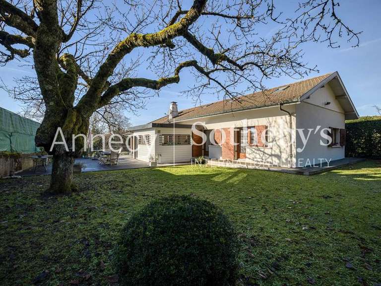 Maison Annecy-le-Vieux - 5 chambres - 230m²