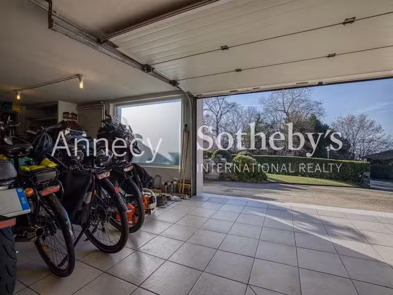 Maison Annecy-le-Vieux - 5 chambres - 230m²