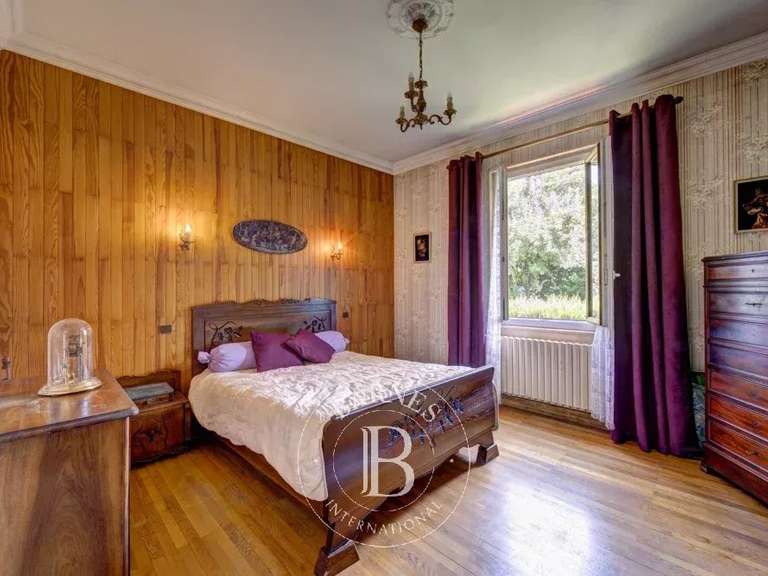 Maison Annecy-le-Vieux - 3 chambres - 214m²