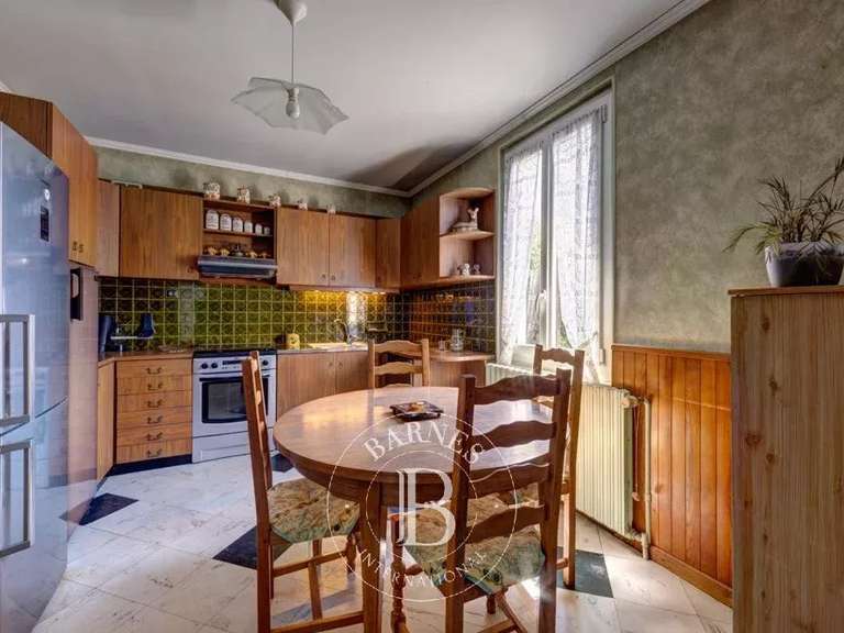 Maison Annecy-le-Vieux - 3 chambres - 214m²