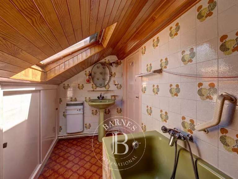 Maison Annecy-le-Vieux - 3 chambres - 214m²