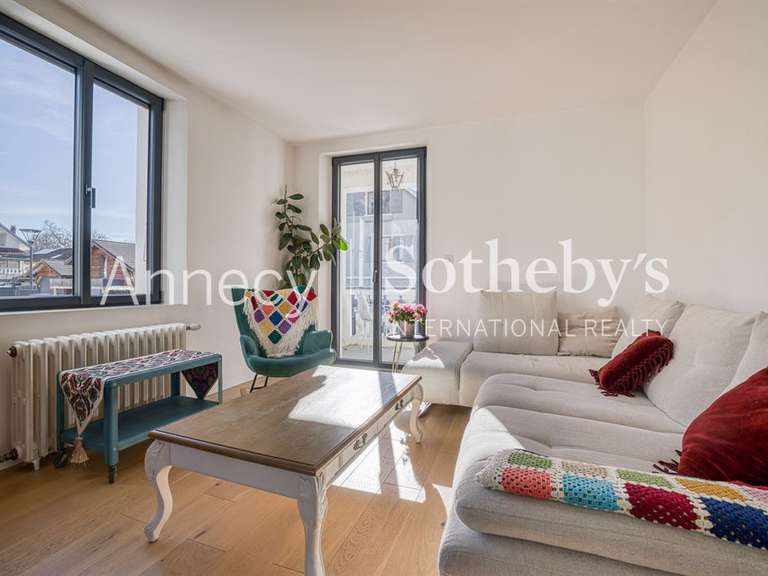 Maison Annecy-le-Vieux - 4 chambres - 254m²