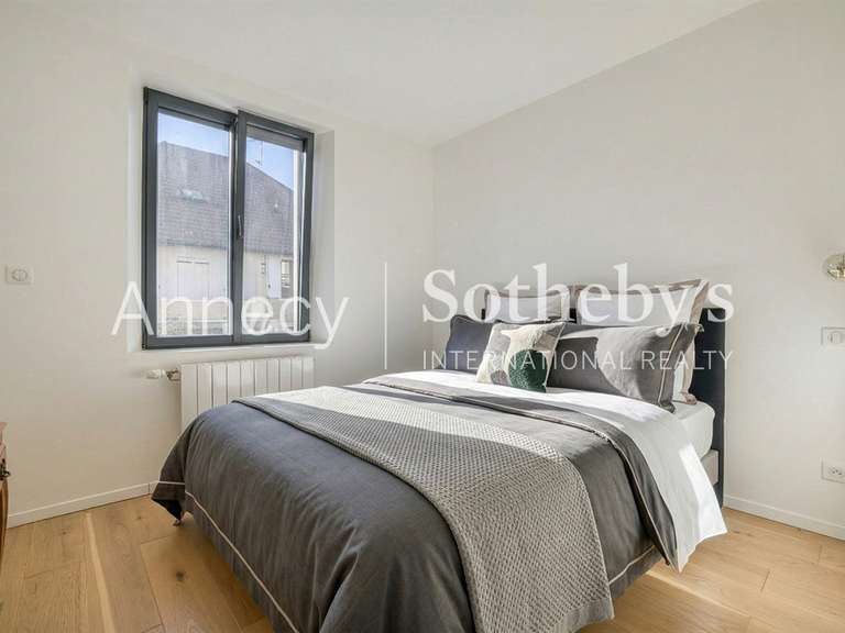 Maison Annecy-le-Vieux - 4 chambres - 254m²
