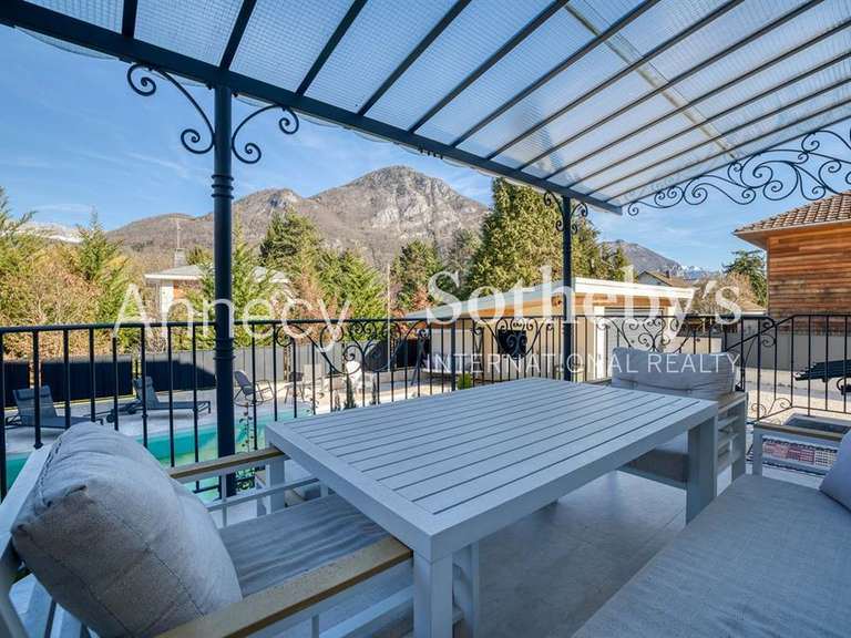 Maison Annecy-le-Vieux - 4 chambres - 254m²