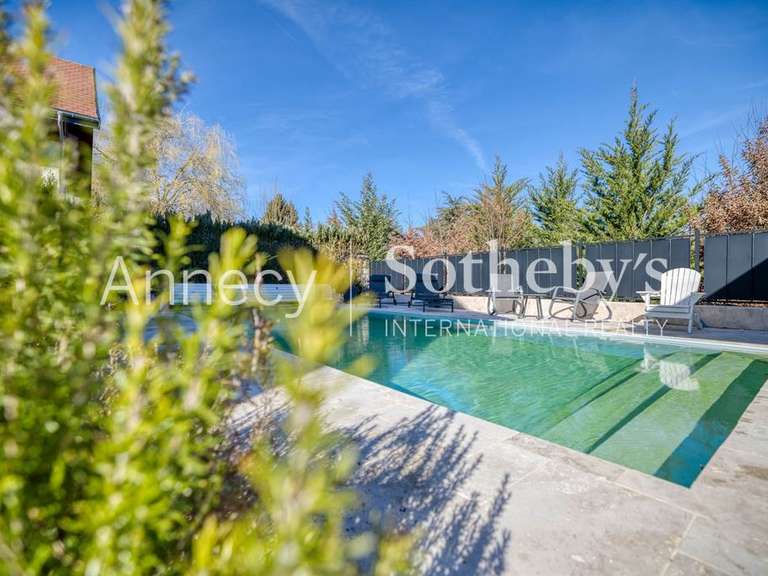 Maison Annecy-le-Vieux - 4 chambres - 254m²