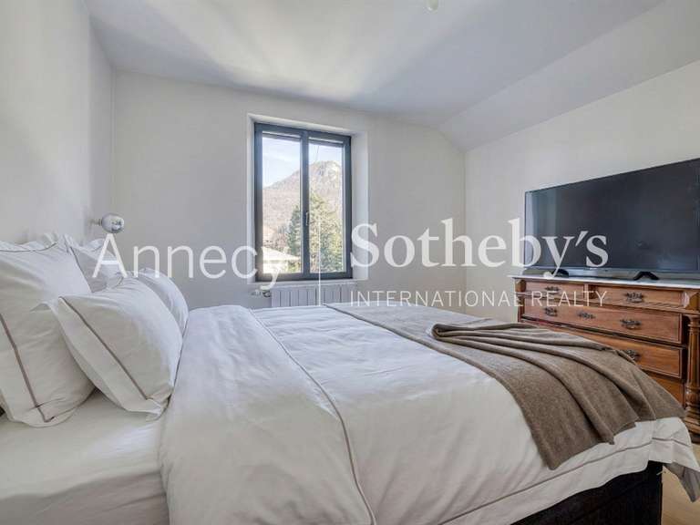 Maison Annecy-le-Vieux - 4 chambres - 254m²