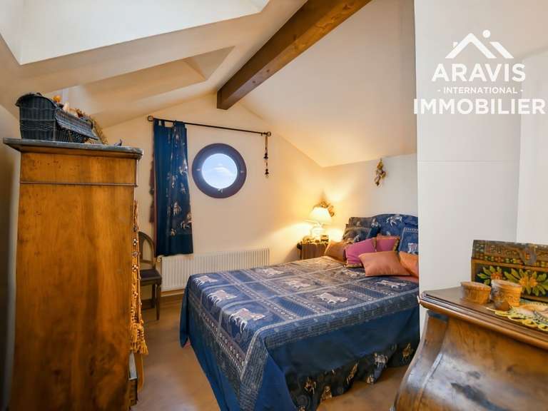 Maison Annecy-le-Vieux - 6 chambres - 266m²