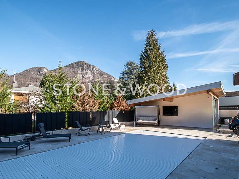 Maison Annecy-le-Vieux - 5 chambres - 254m²