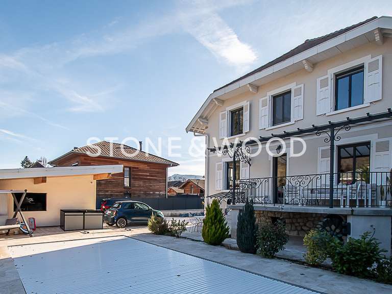 Maison Annecy-le-Vieux - 5 chambres - 254m²