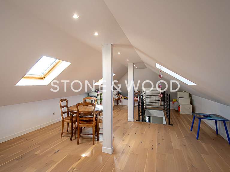 Maison Annecy-le-Vieux - 5 chambres - 254m²