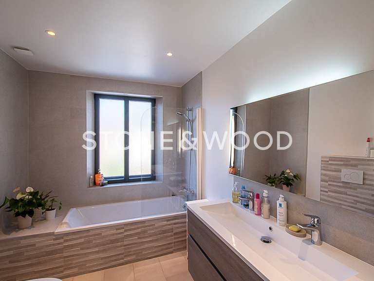 Maison Annecy-le-Vieux - 5 chambres - 254m²