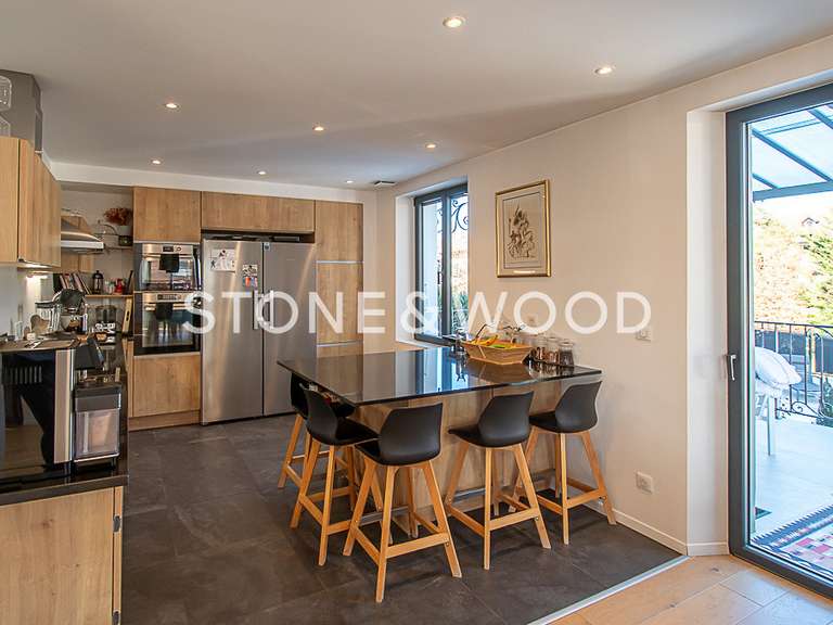 Maison Annecy-le-Vieux - 5 chambres - 254m²